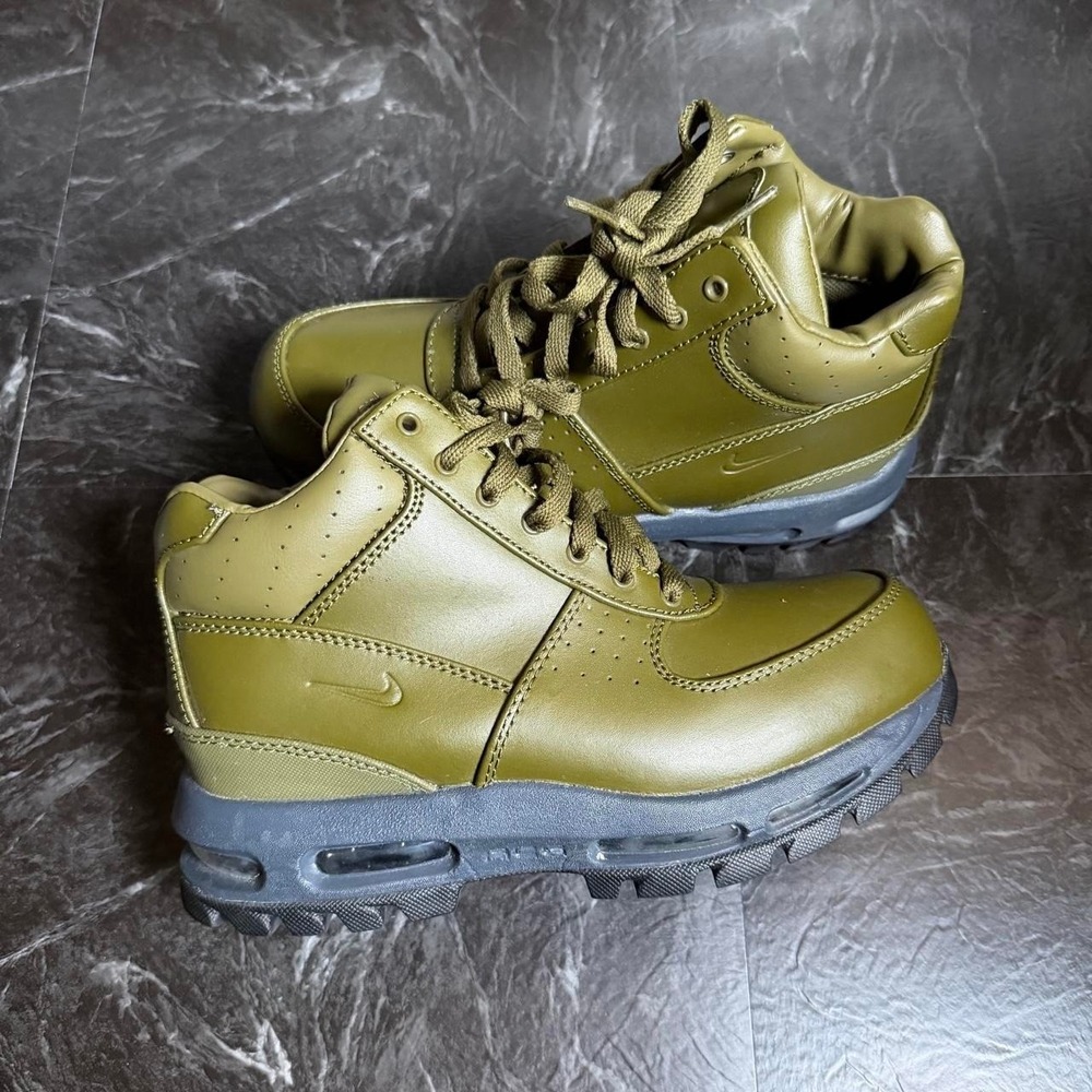 Nike ACG Air Max Goadome Leather Green Boot 6Y (Women's 7.5)